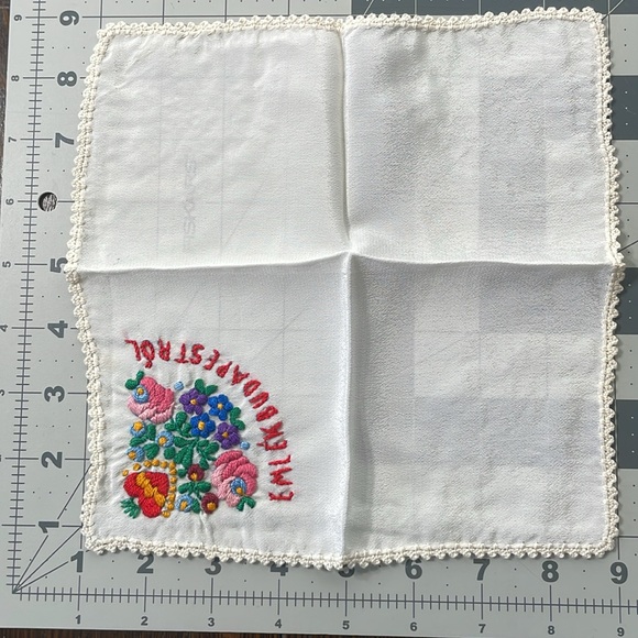 6 vintage/antique handkerchiefs, various fabric, linen, polyester, cotton, - Picture 12 of 12